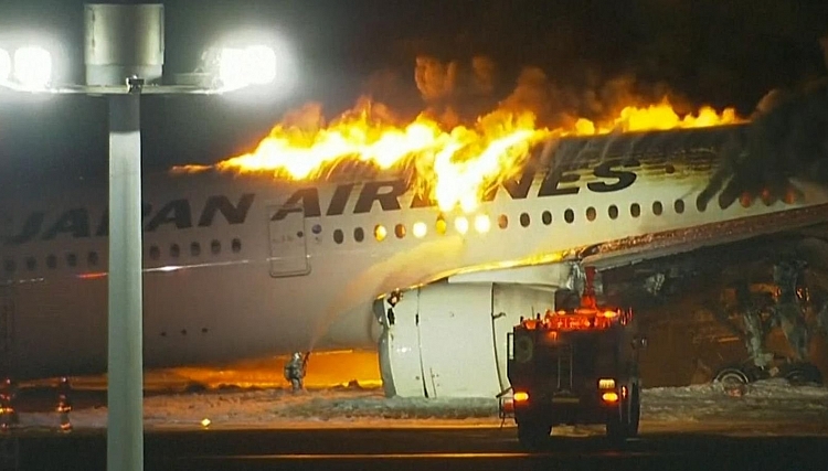 Katastrofa samolotu Japan Airlines na lotnisku w Tokio